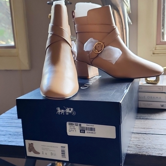Shoes - Picture 1 of 3